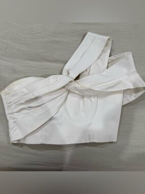 Amur white one shoulder crop top
